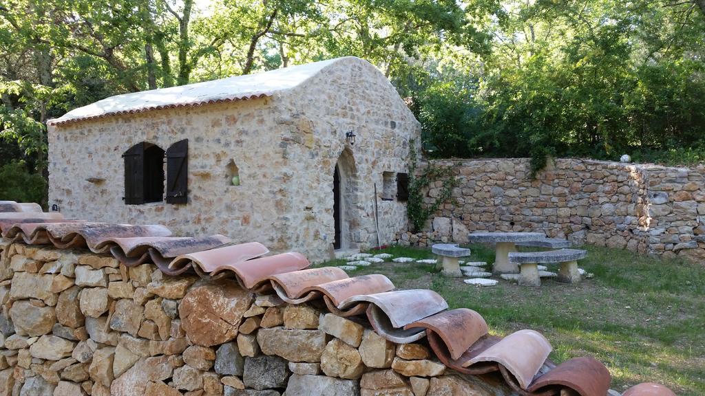 Le Donjon Des Combes Et Son Spa Фаянс Номер фото