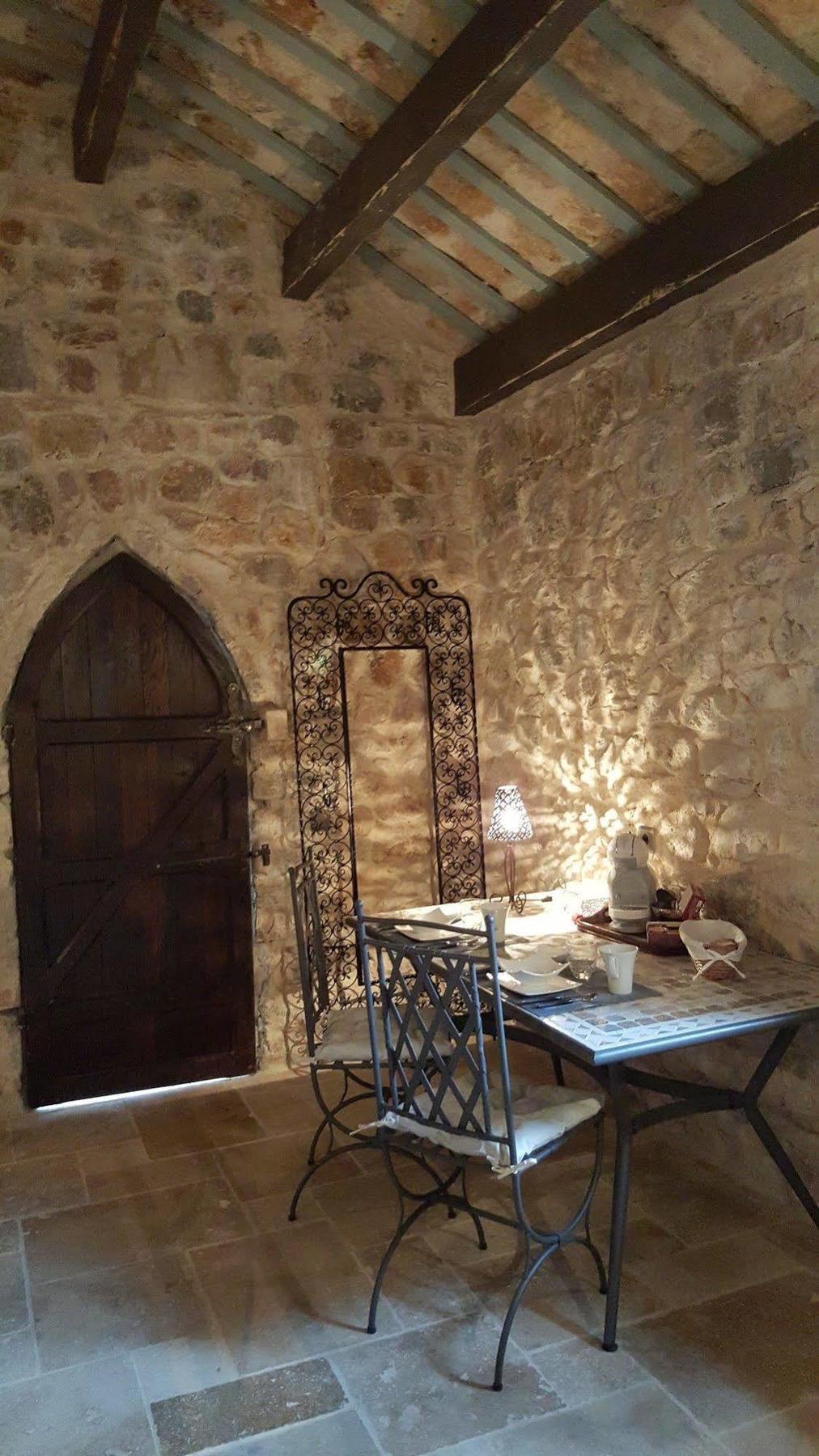 Le Donjon Des Combes Et Son Spa Фаянс Экстерьер фото